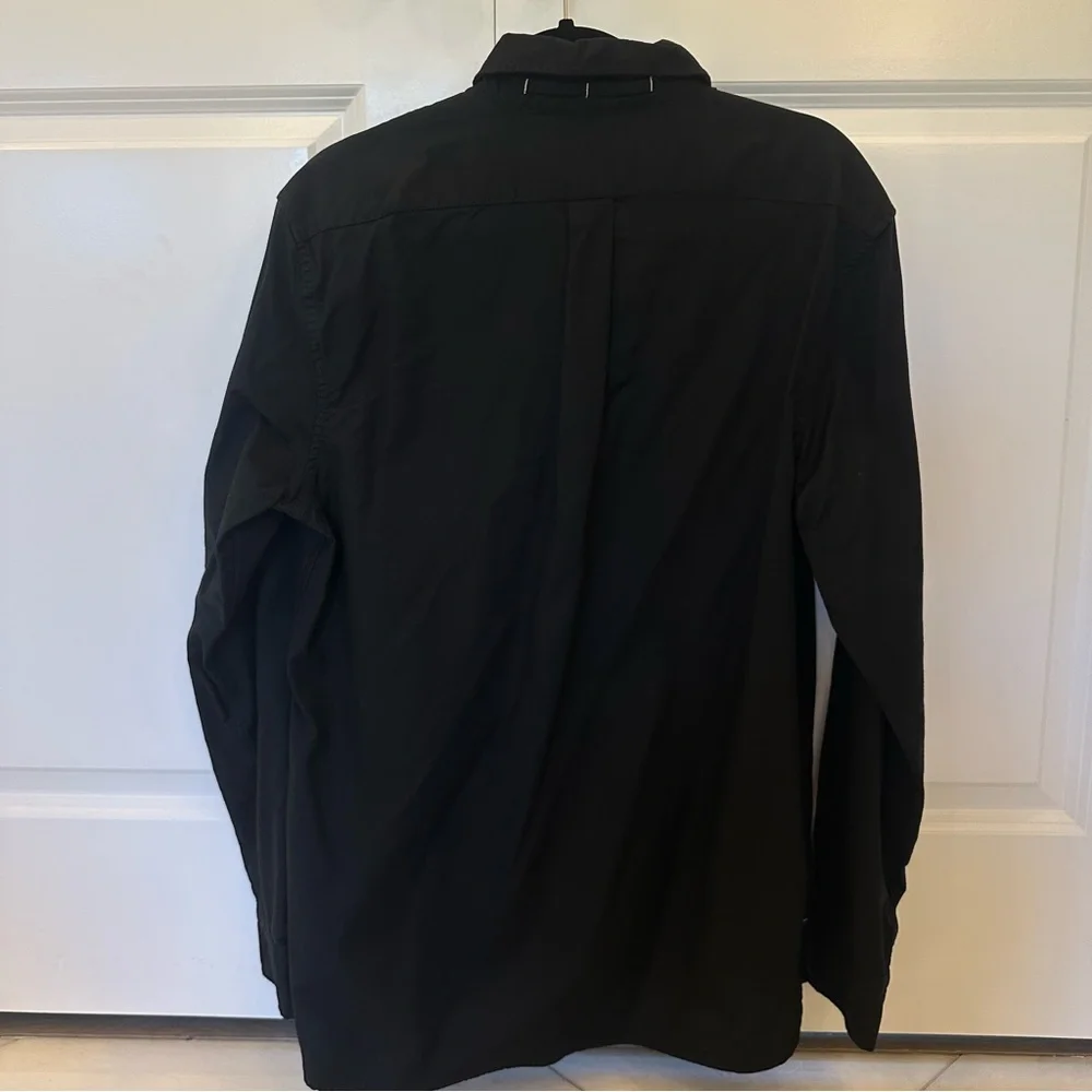 Medium Banana Republic Organic Black Casual Button-Down Shirt